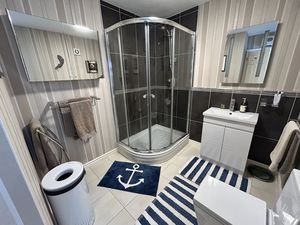 Photo 16- click for photo gallery